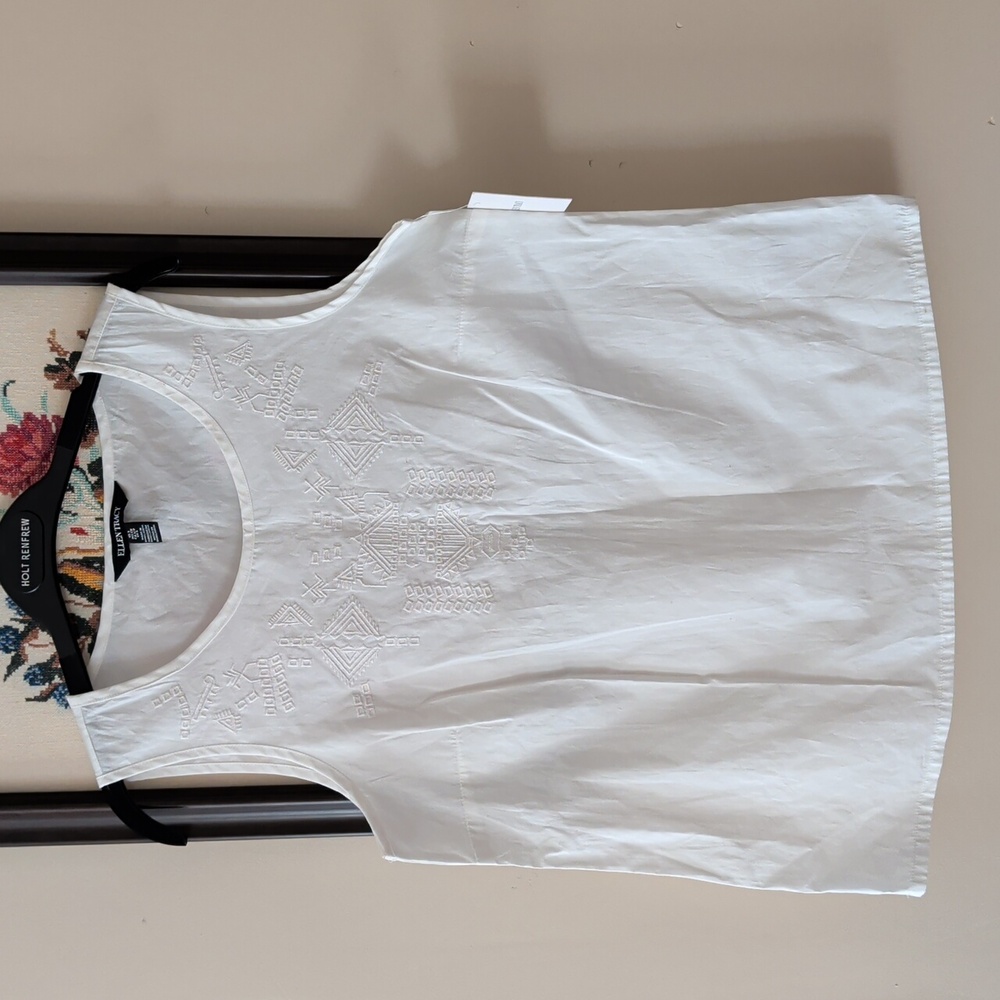 Ellen Tracy White Embroidered Sleeveless Blouse